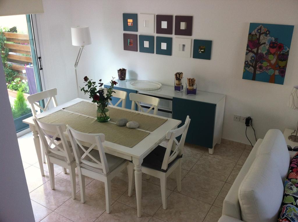 Estia Luxury Maisonette Paphos Rum bild